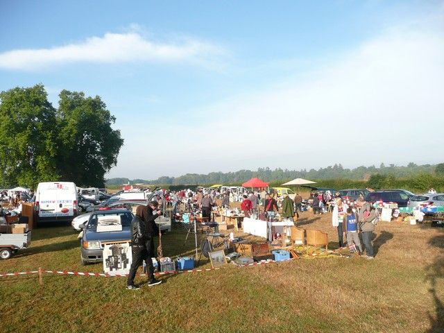 vide grenier 2012 (21).jpg
